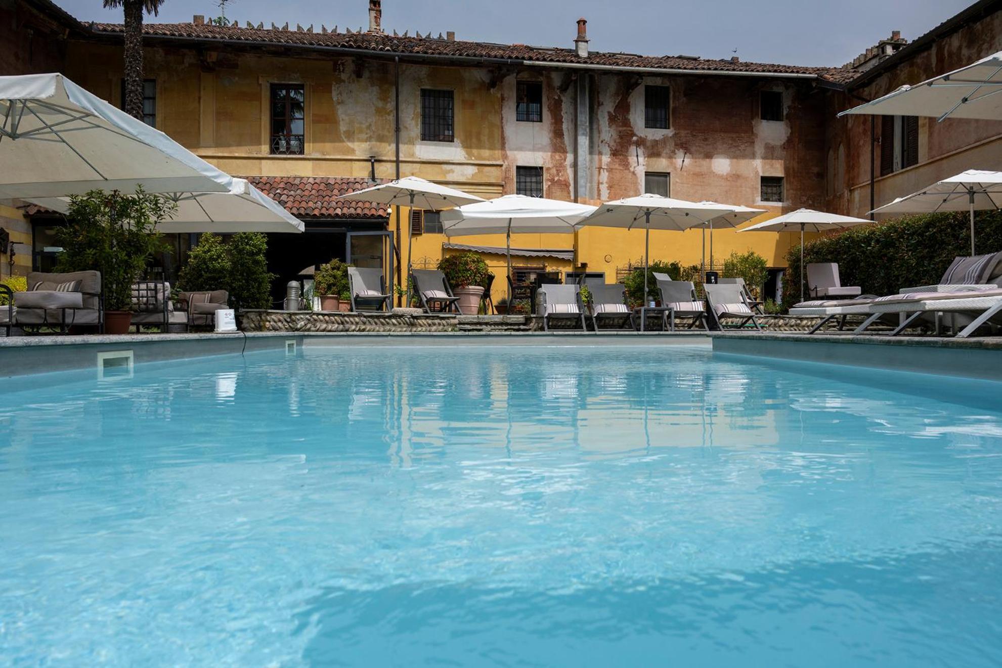 Al Castello Resort Sillavengo Eksteriør billede