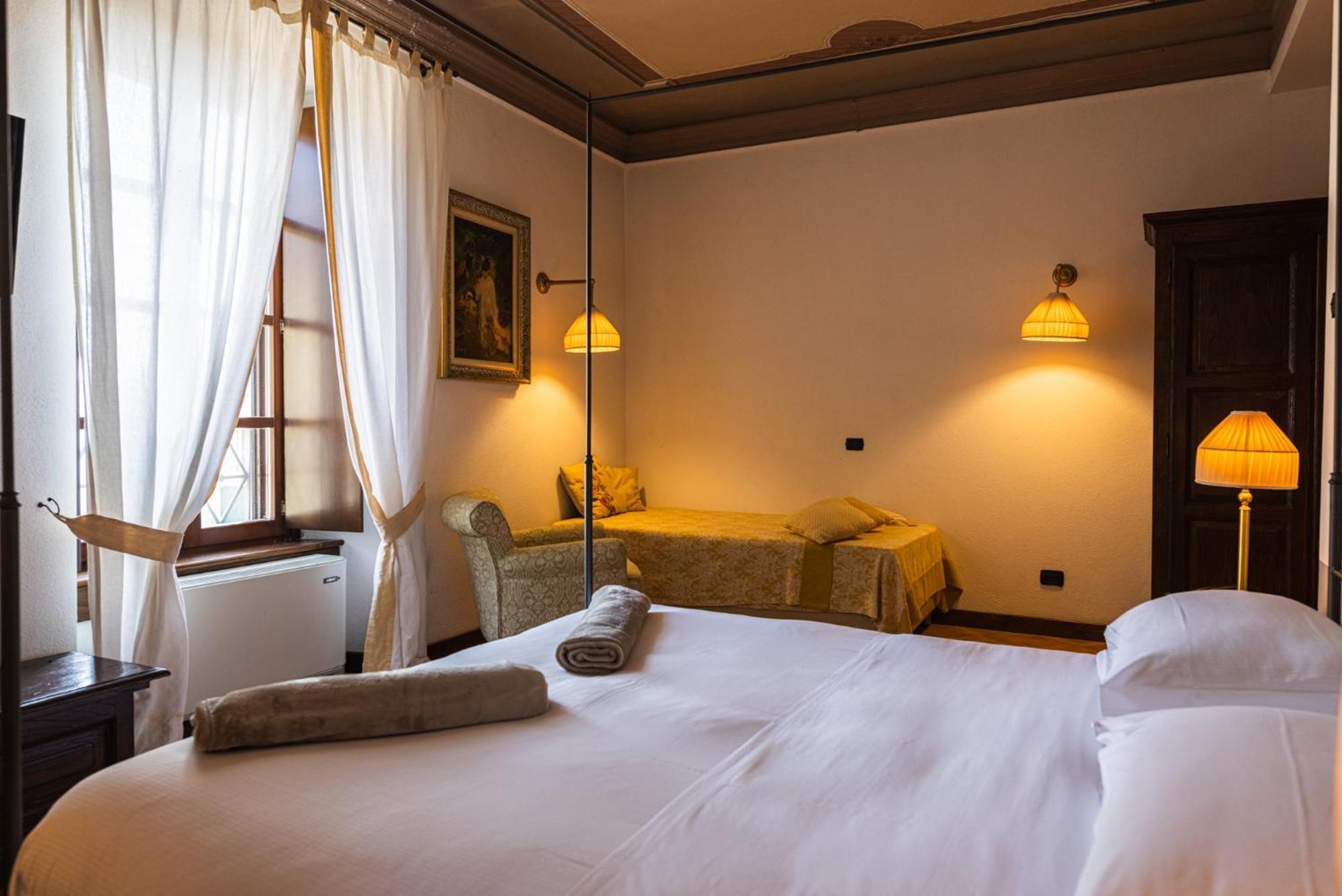 Al Castello Resort Sillavengo Eksteriør billede