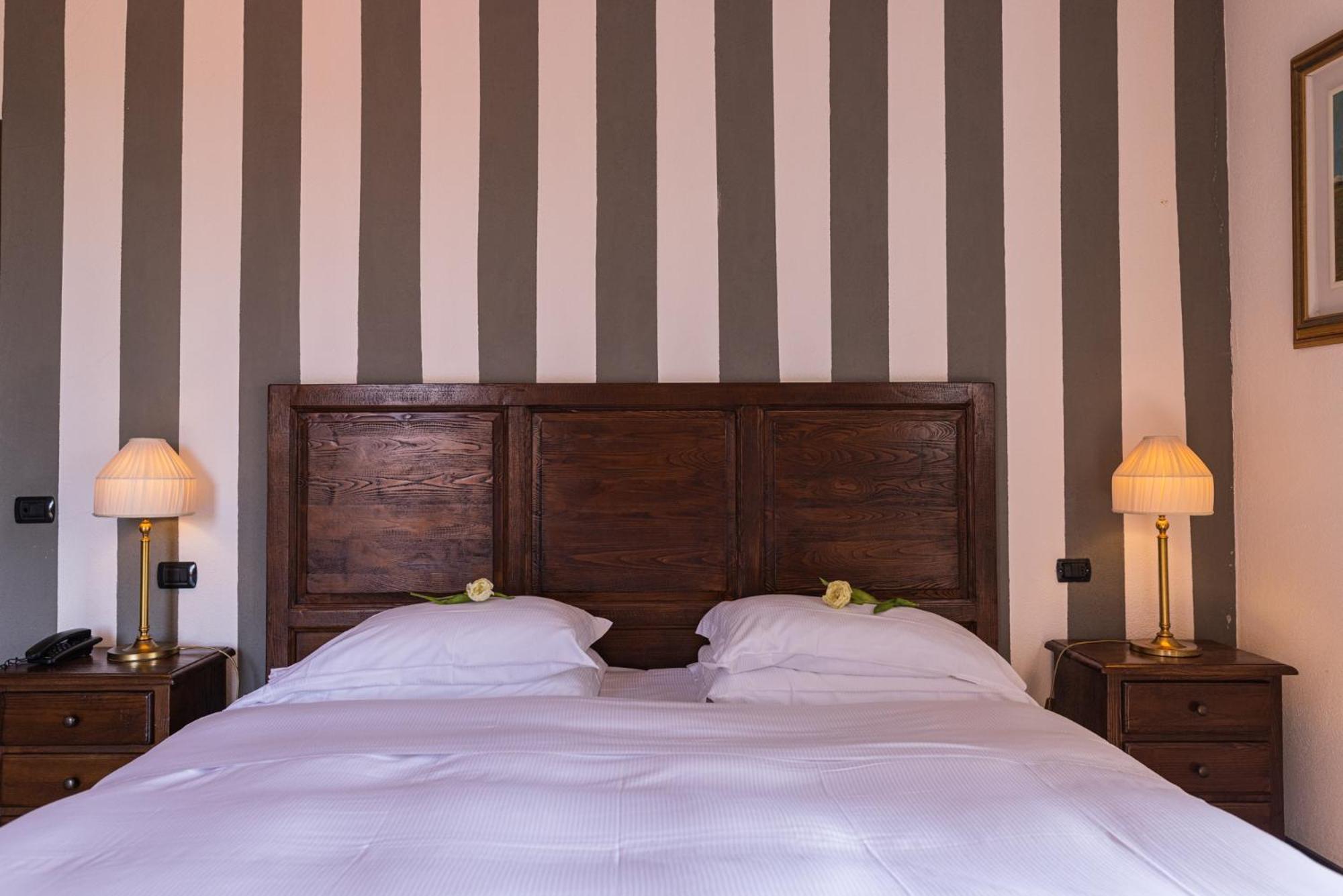 Al Castello Resort Sillavengo Eksteriør billede