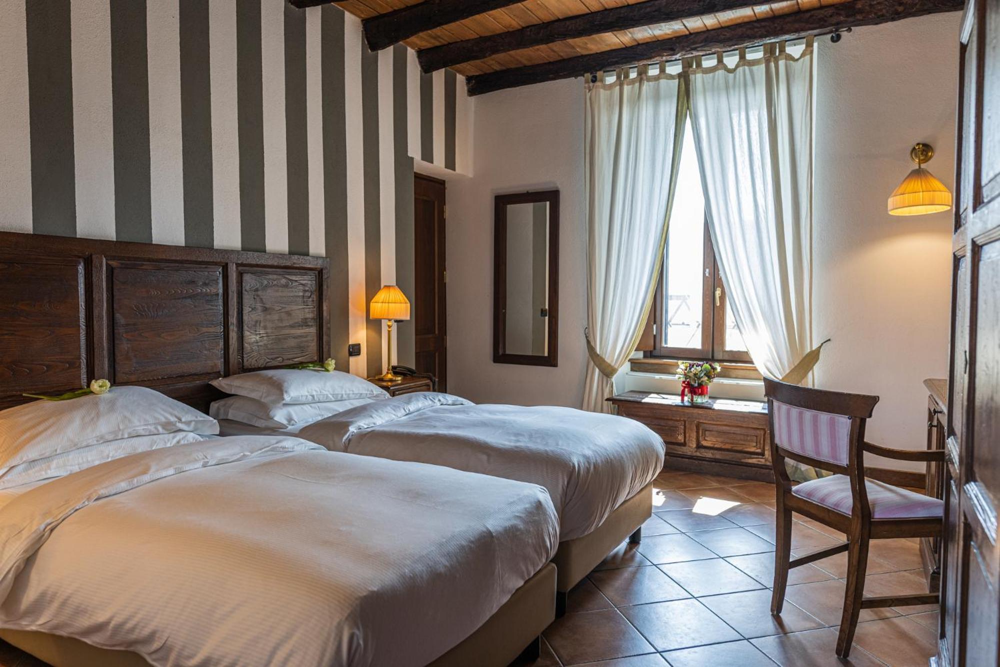 Al Castello Resort Sillavengo Eksteriør billede
