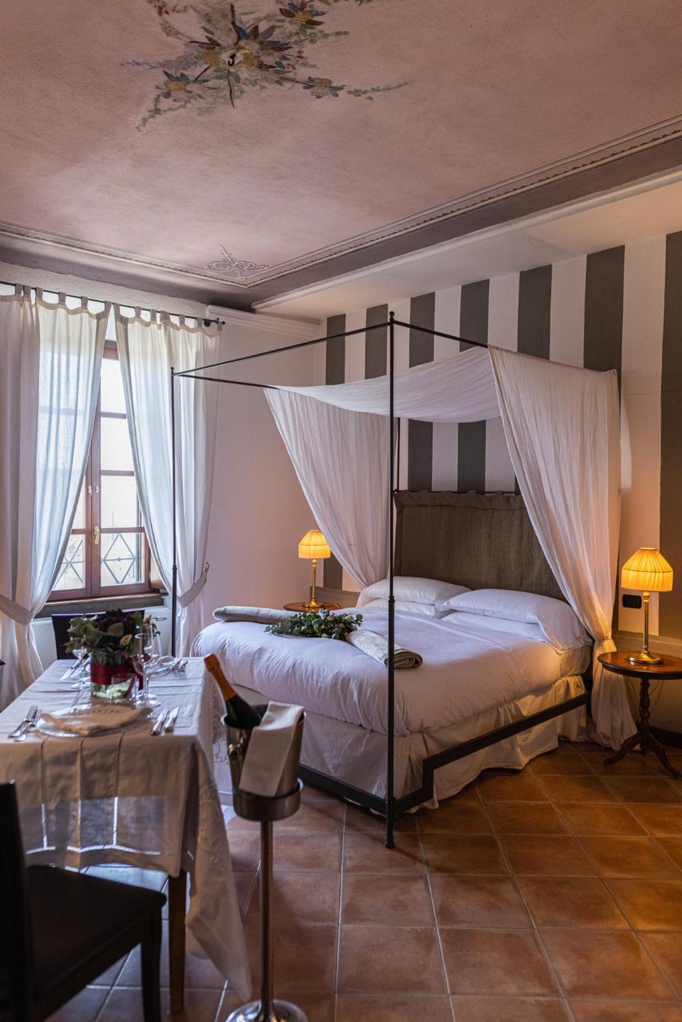 Al Castello Resort Sillavengo Eksteriør billede