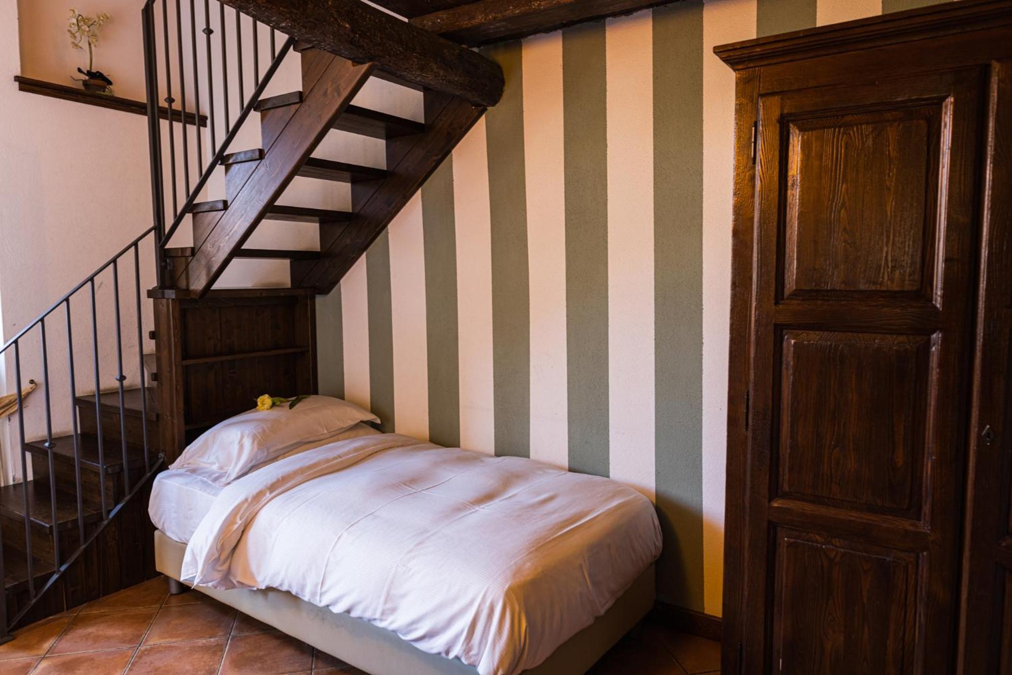 Al Castello Resort Sillavengo Eksteriør billede